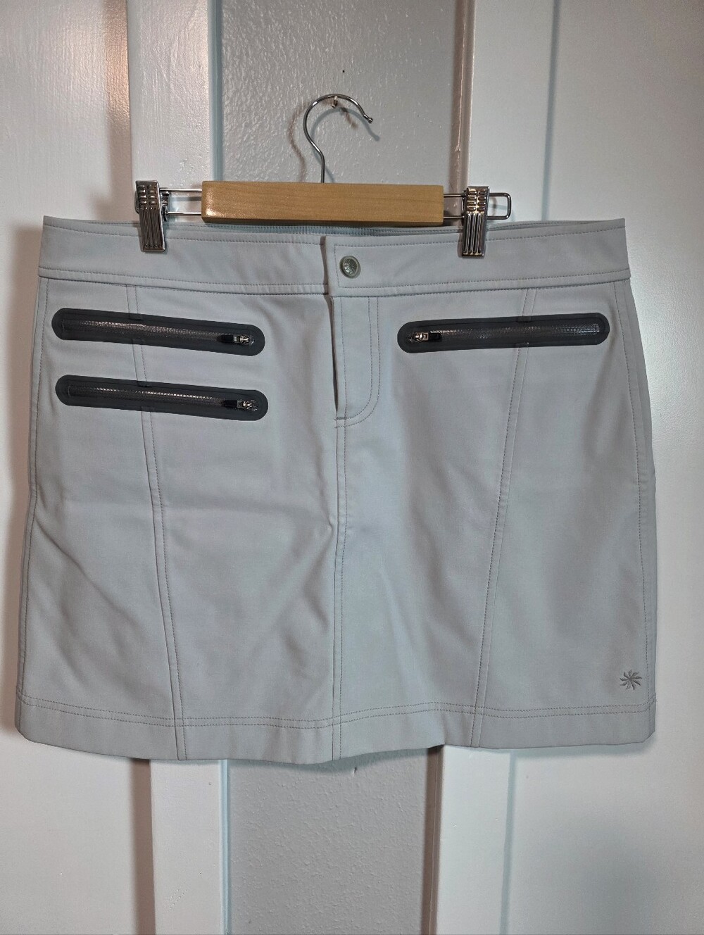 Athleta Grey Zippered Pocket Mini Skirt Size 10